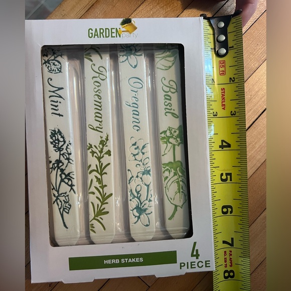 Set of 4 herb stakes (basil, rosemary, oregano, basil) for your pots and garden. - Picture 3 of 4